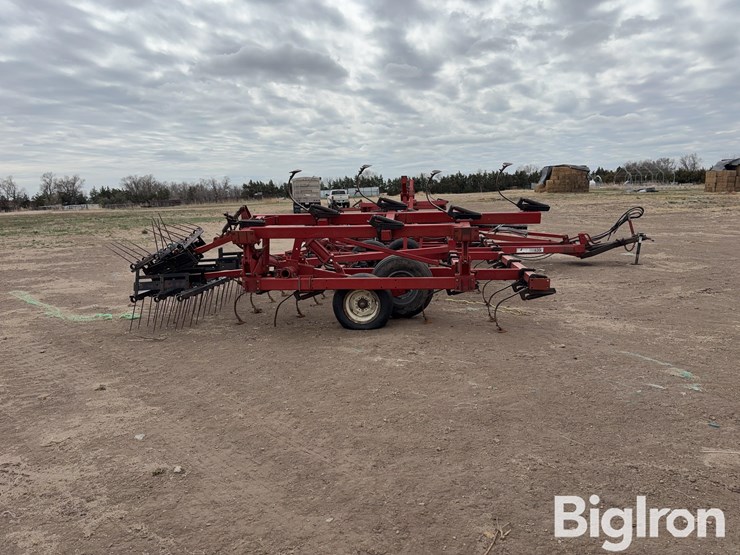 case-ih-4300-image-4