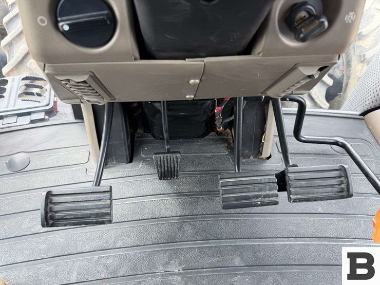 2018-case-ih-magnum-310-image-81
