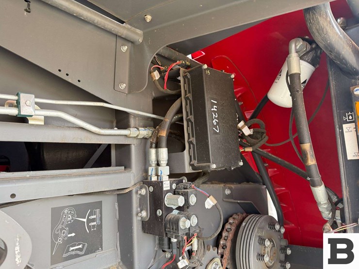 2022-massey-ferguson-2270-image-57