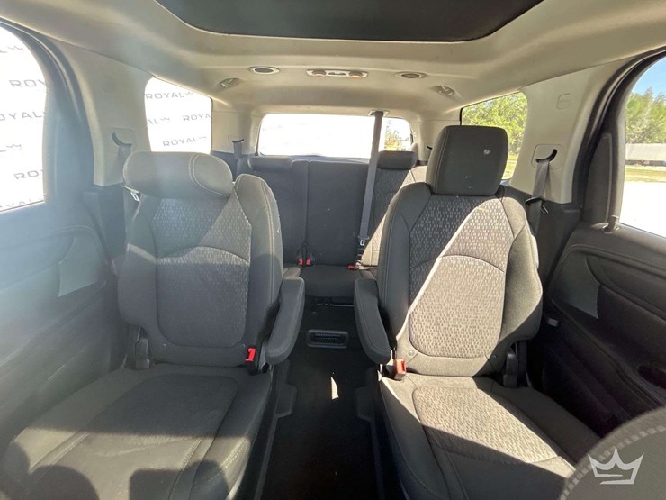2014-gmc-acadia-image-19