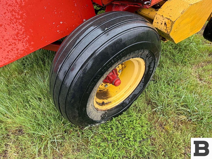 new-holland-580-image-22