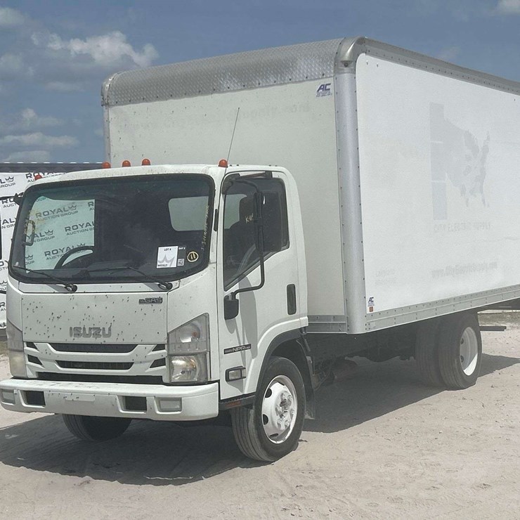 2015 ISUZU NPR