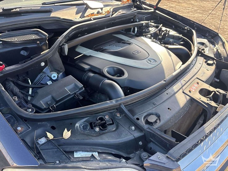2012-mercedes-benz-gl450-image-9