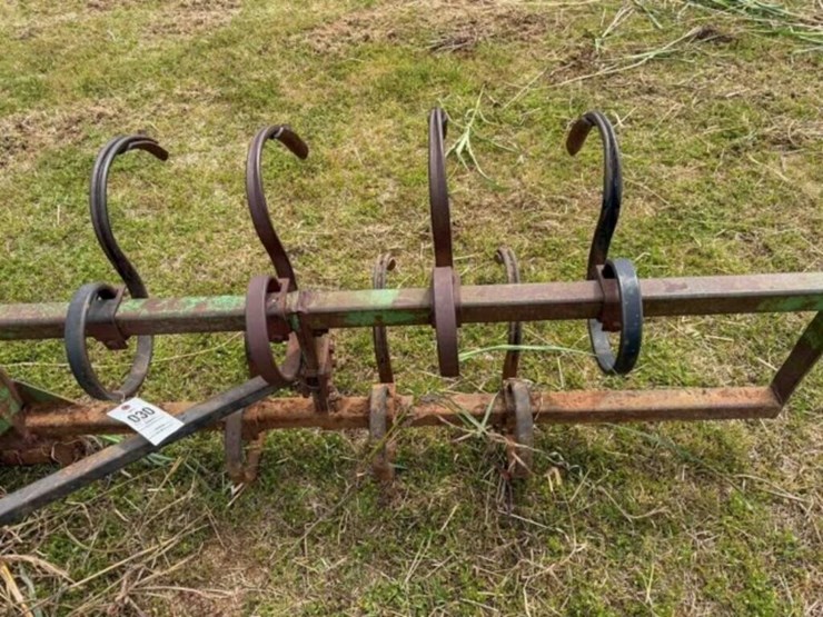 3pt-track-scratcher-bar-image-2