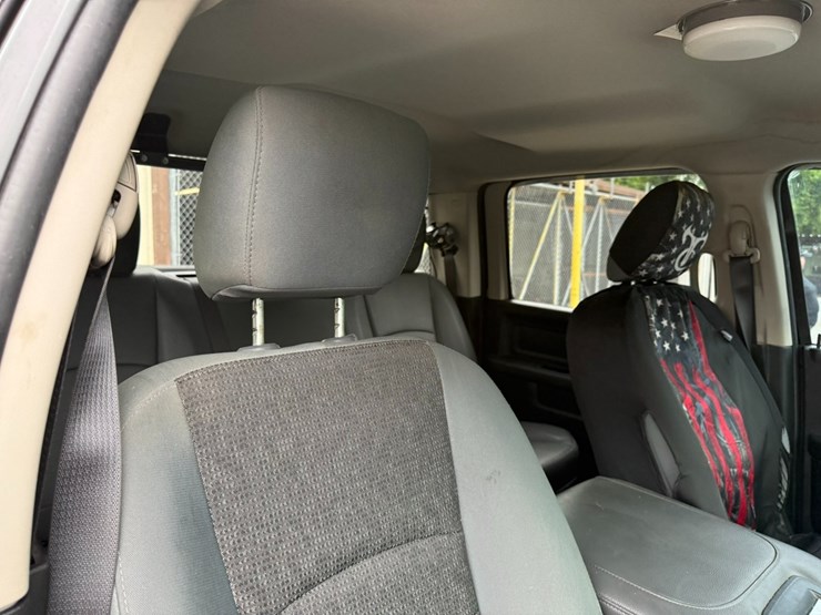 2019-dodge-1500-image-36