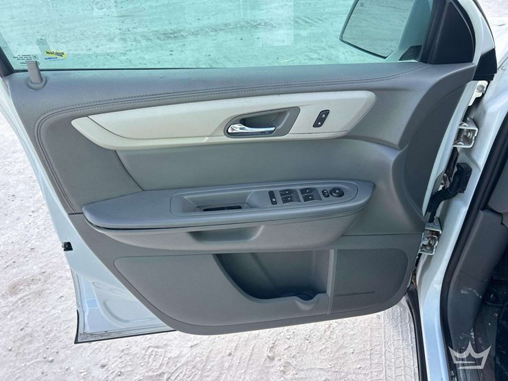 2017-chevrolet-traverse-image-11