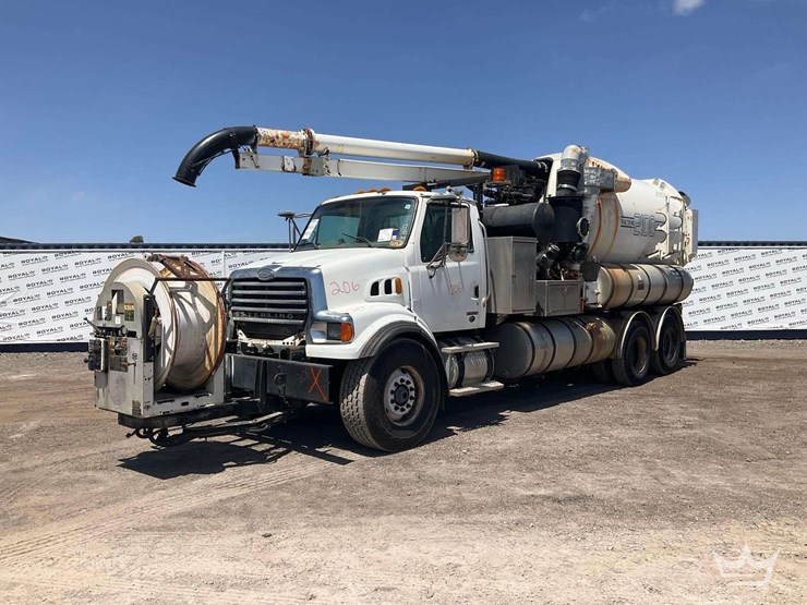 2008-sterling-l7500-image-1