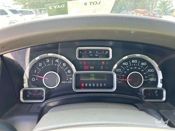 2014-ford-expedition-image-16