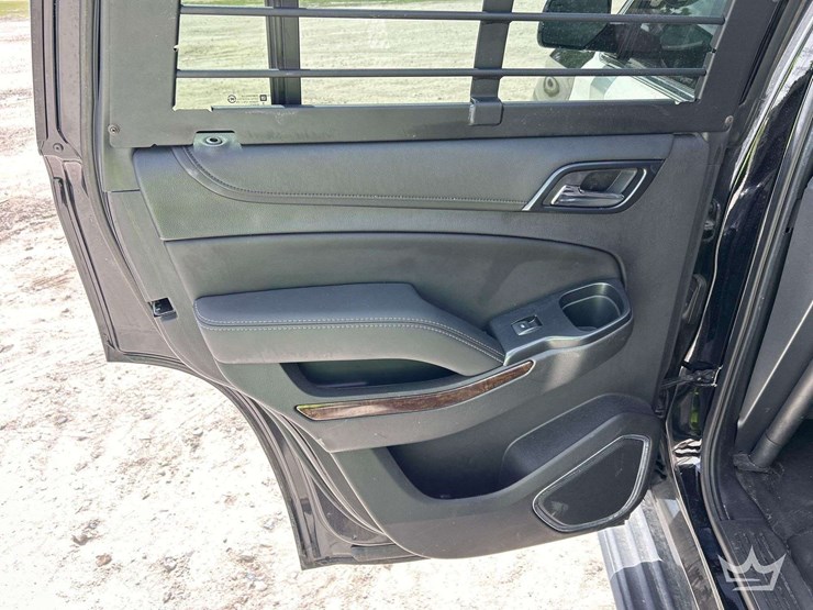 2019-chevrolet-tahoe-image-24