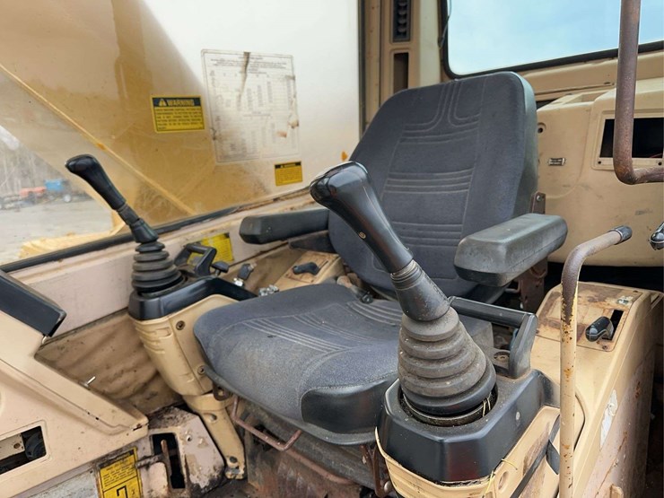 caterpillar-320l-image-28