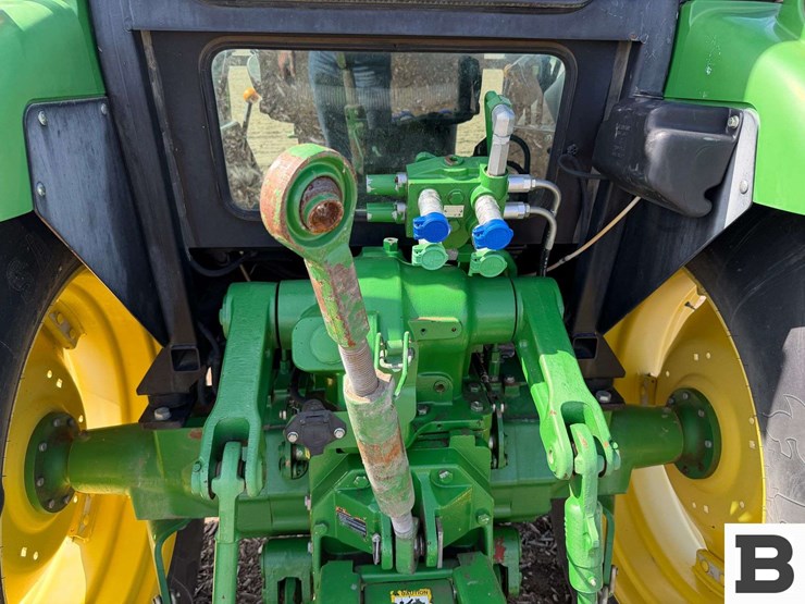 2009-john-deere-6115d-image-35