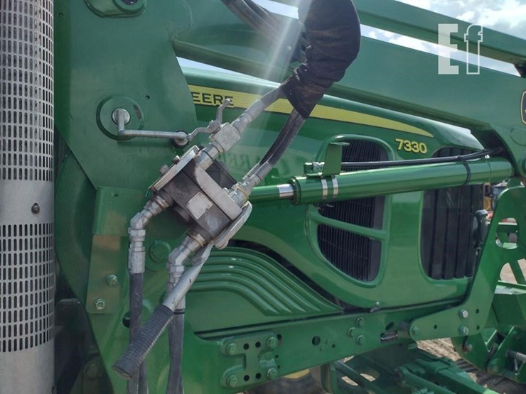 2009-john-deere-7330-image-26
