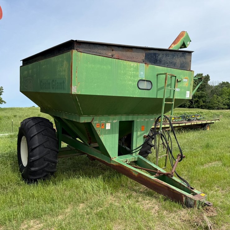 #45624 • Sukup Giant Grain Cart