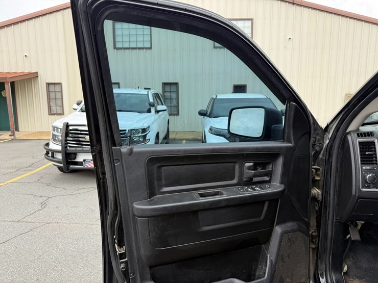 2019-dodge-1500-image-48