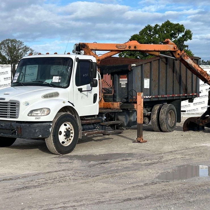 2015 FREIGHTLINER M2 106