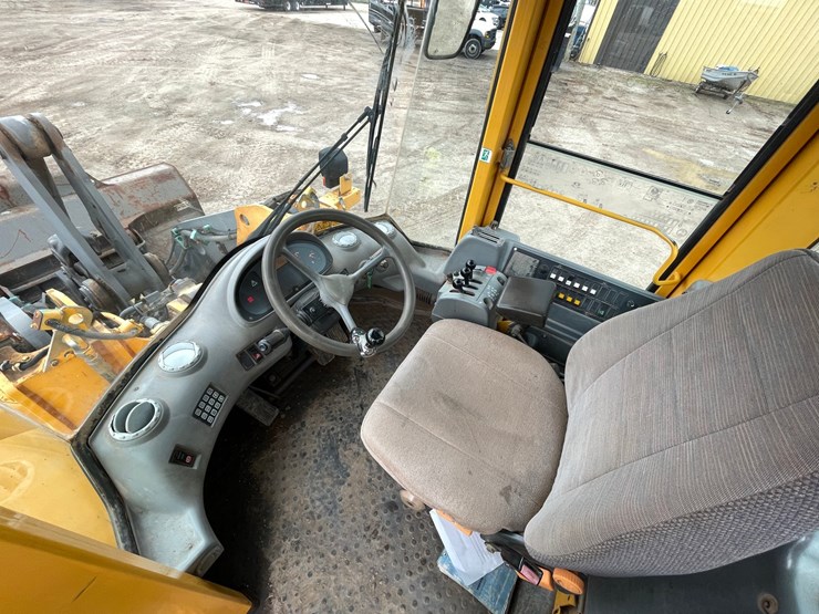 volvo-l90e-image-35
