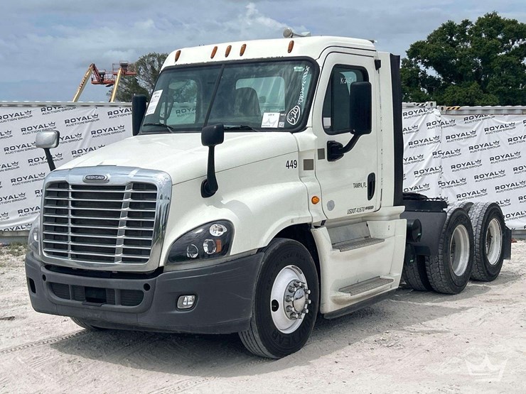 2016-freightliner-cascadia-125-image-1