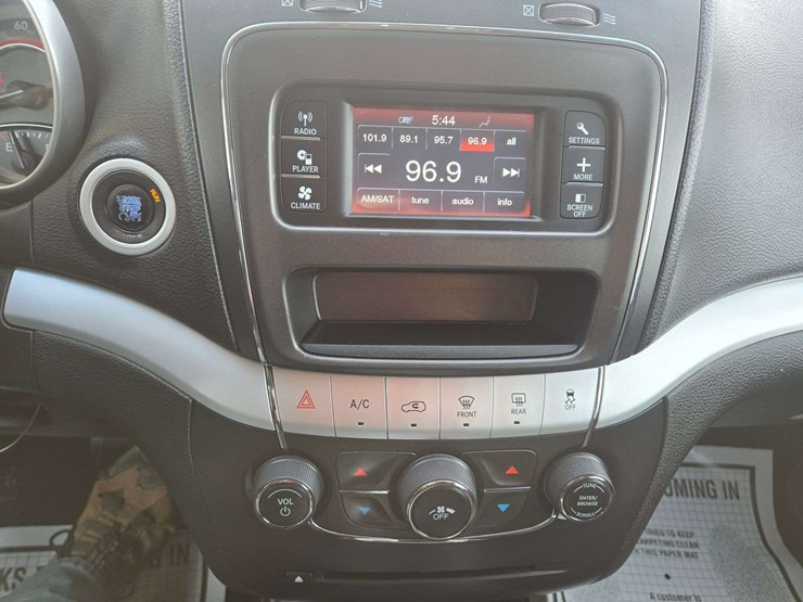 2013-dodge-journey-sxt-image-14