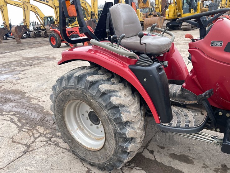 #4055-•-case-dx33-tractor-image-24