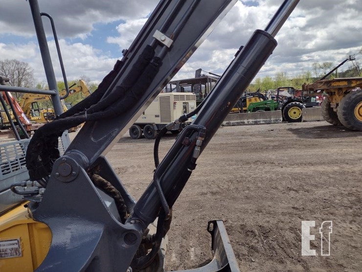 2015-deere-50g-image-31
