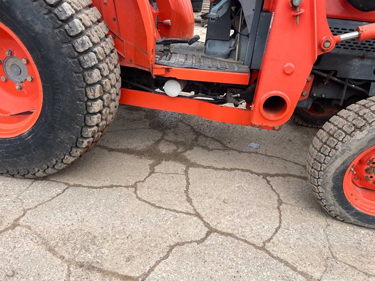 #4054-•-kubota-tractor-image-41