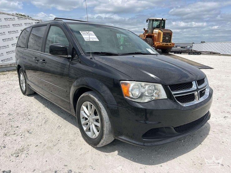 2016-dodge-grand-caravan-image-2