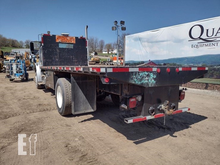2015-freightliner-business-class-m2-106-image-36