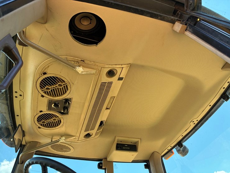2003-john-deere-6715-image-13