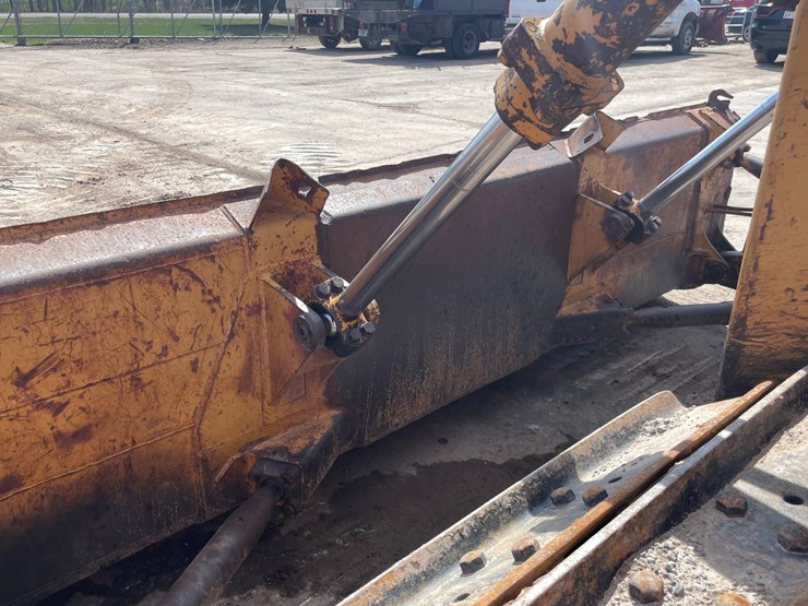 #4035-•-1986-komatsu-dozer-image-32