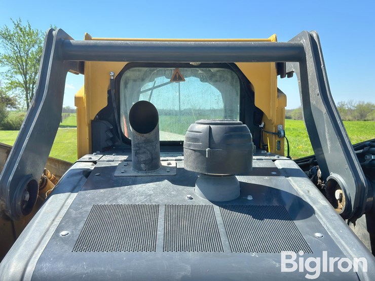 2021-deere-331g-image-19