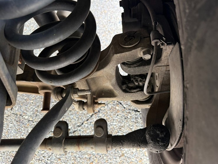 2011-ford-cargo-image-9