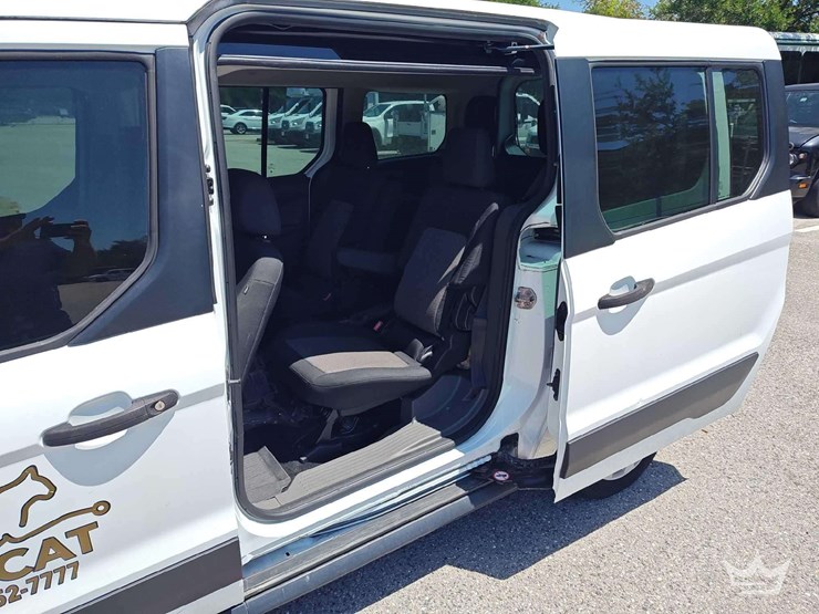2019-ford-transit-connect-image-13