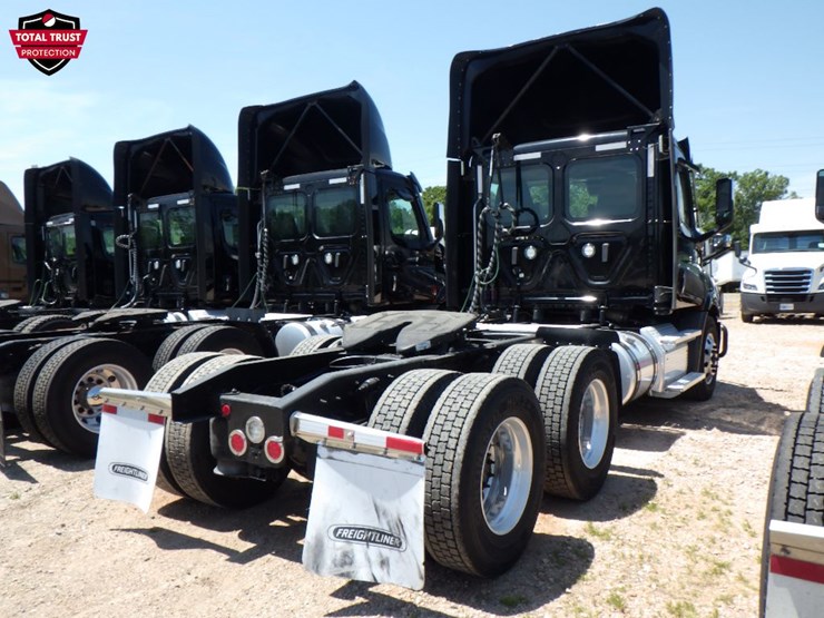 2022-freightliner-cascadia-116-image-7