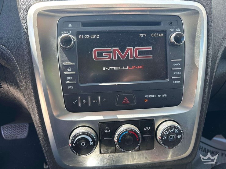 2014-gmc-acadia-image-16