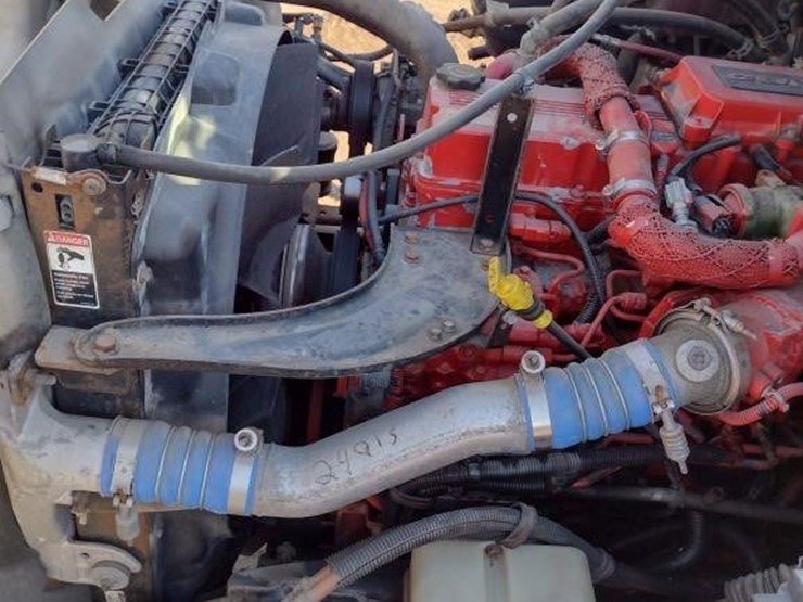 2015-freightliner-business-class-m2-106-image-37