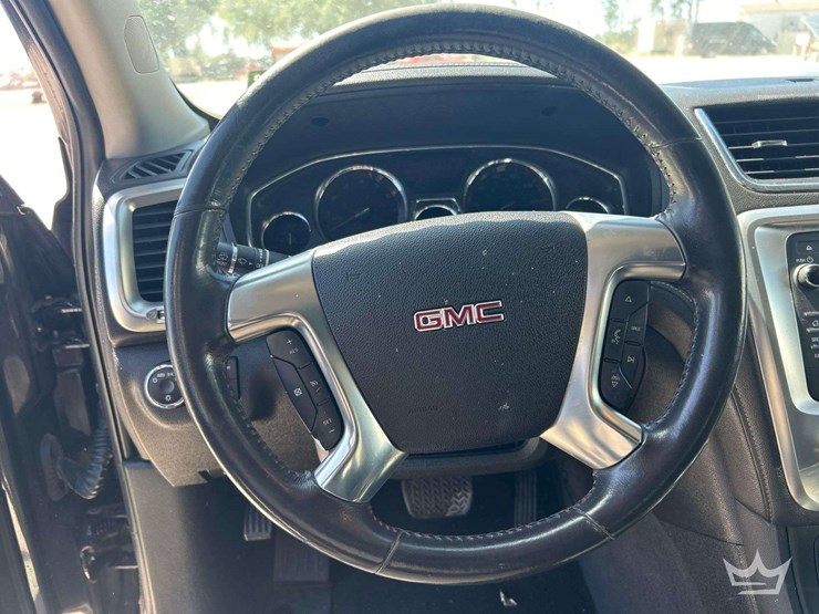 2014-gmc-acadia-image-13