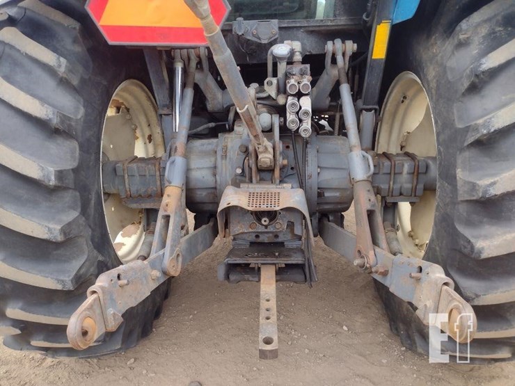 new-holland-ts100-image-26