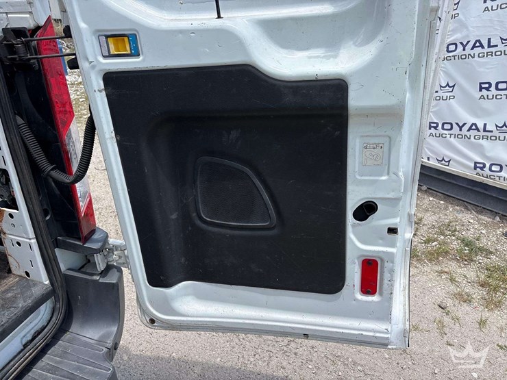 2015-ford-transit-image-16