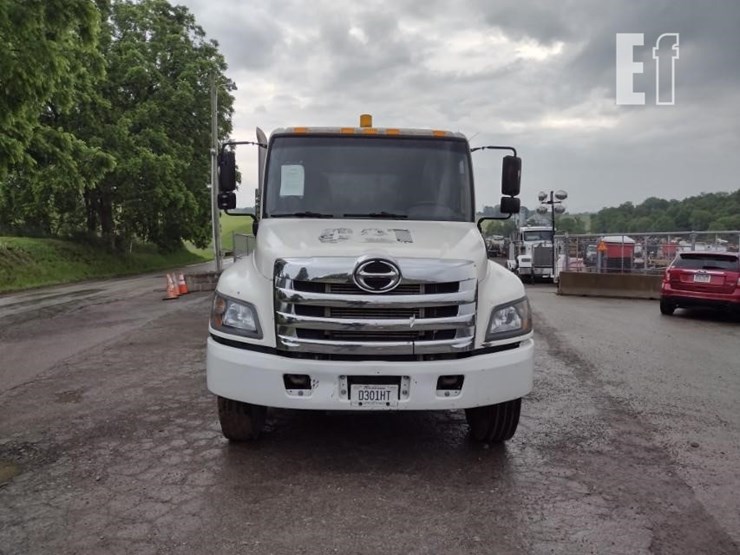 2015-hino-338-image-2
