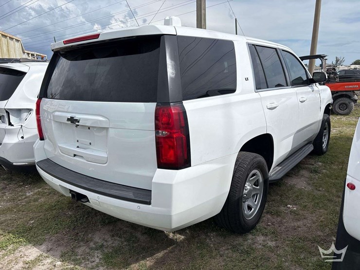 2016-chevrolet-tahoe-image-3