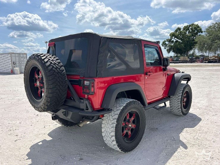 2012-jeep-wrangler-sport-image-3