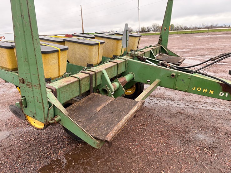 john-deere-7000-image-18