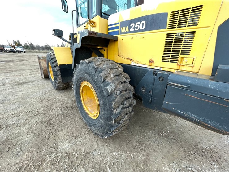 2007-komatsu-wa250-5-image-29
