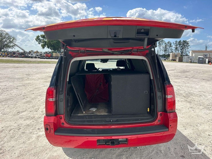 2018-chevrolet-suburban-image-20