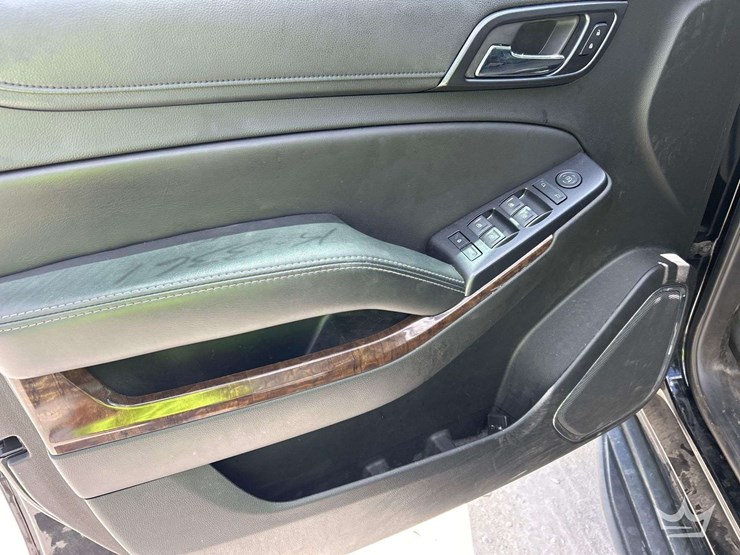 2018-chevrolet-tahoe-image-11