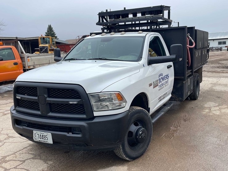 2015-dodge-ram-3500-image-1