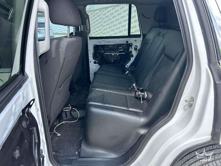 2018-chevrolet-tahoe-image-21