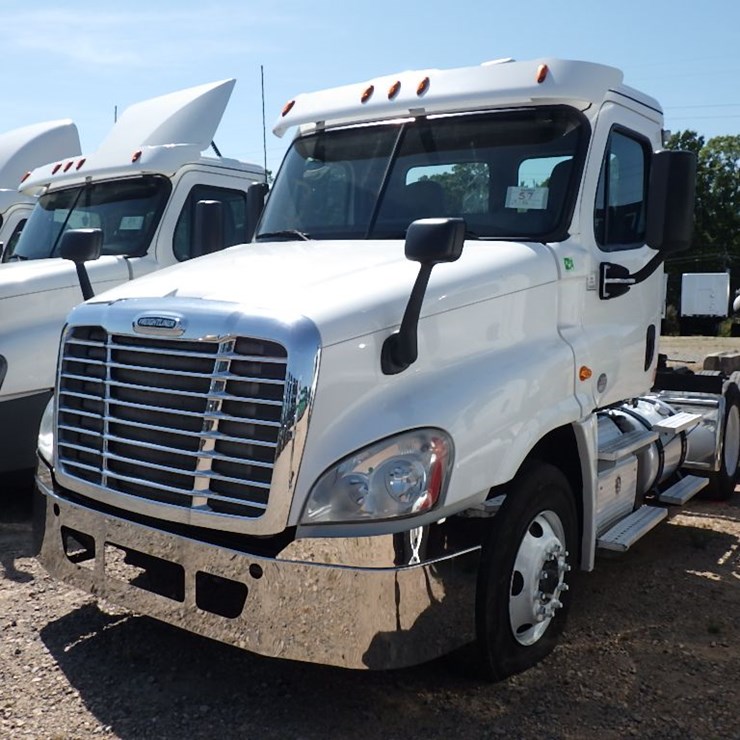 2017 FREIGHTLINER CASCADIA 125