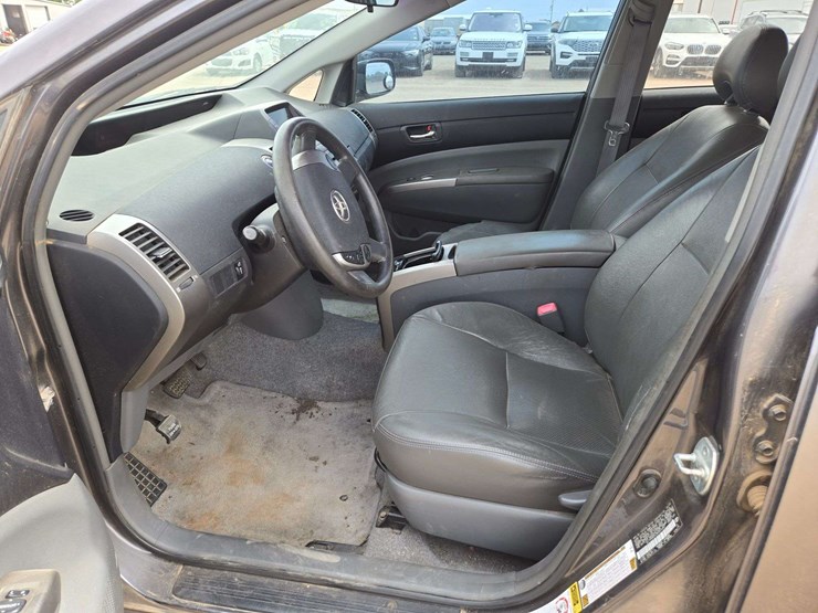 2008-toyota-prius-hatchback-image-12