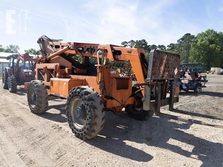 lull-844tt-34-highlander-image-5